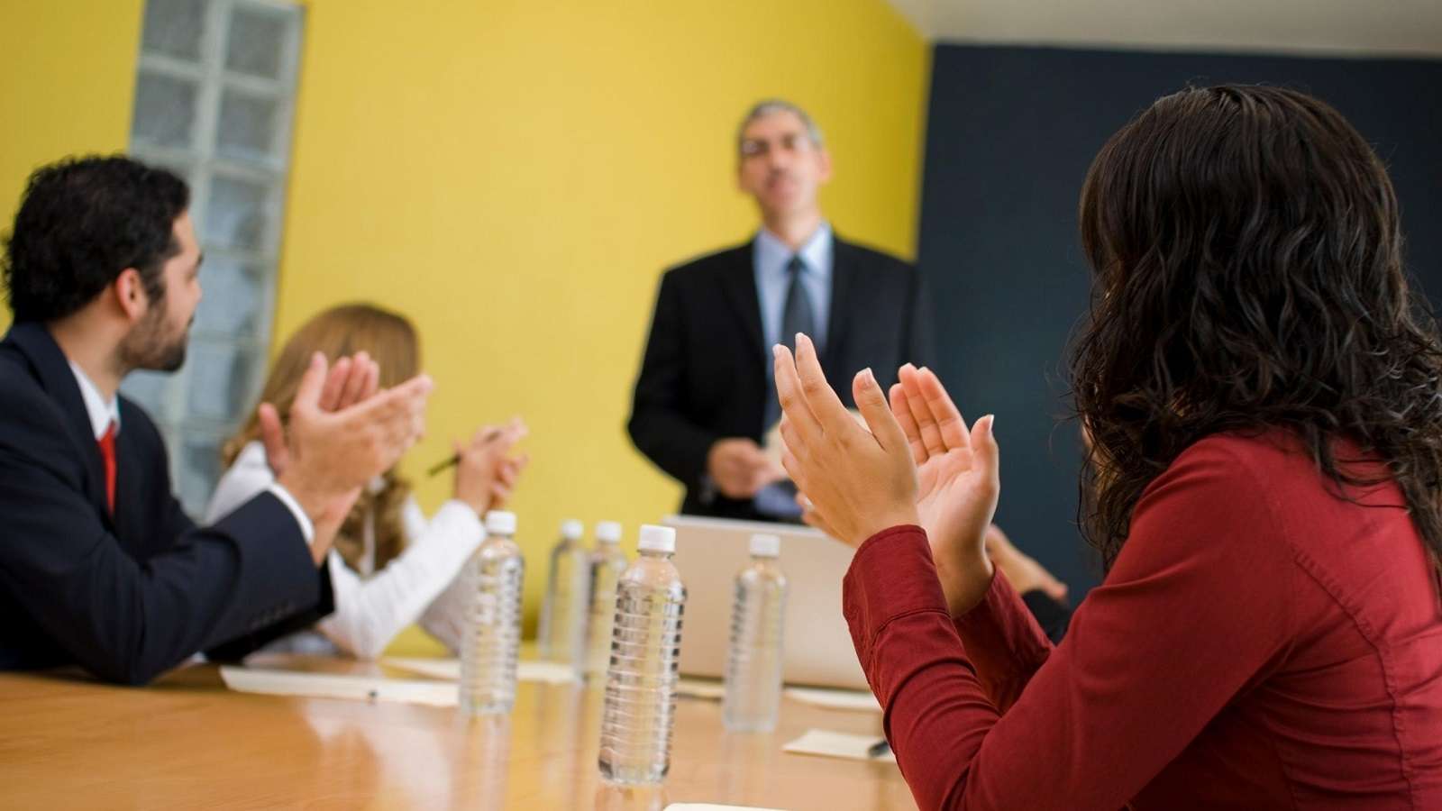 Traditional Leadership Style, approaches, theory, traits and examples Hidayat Rizvi